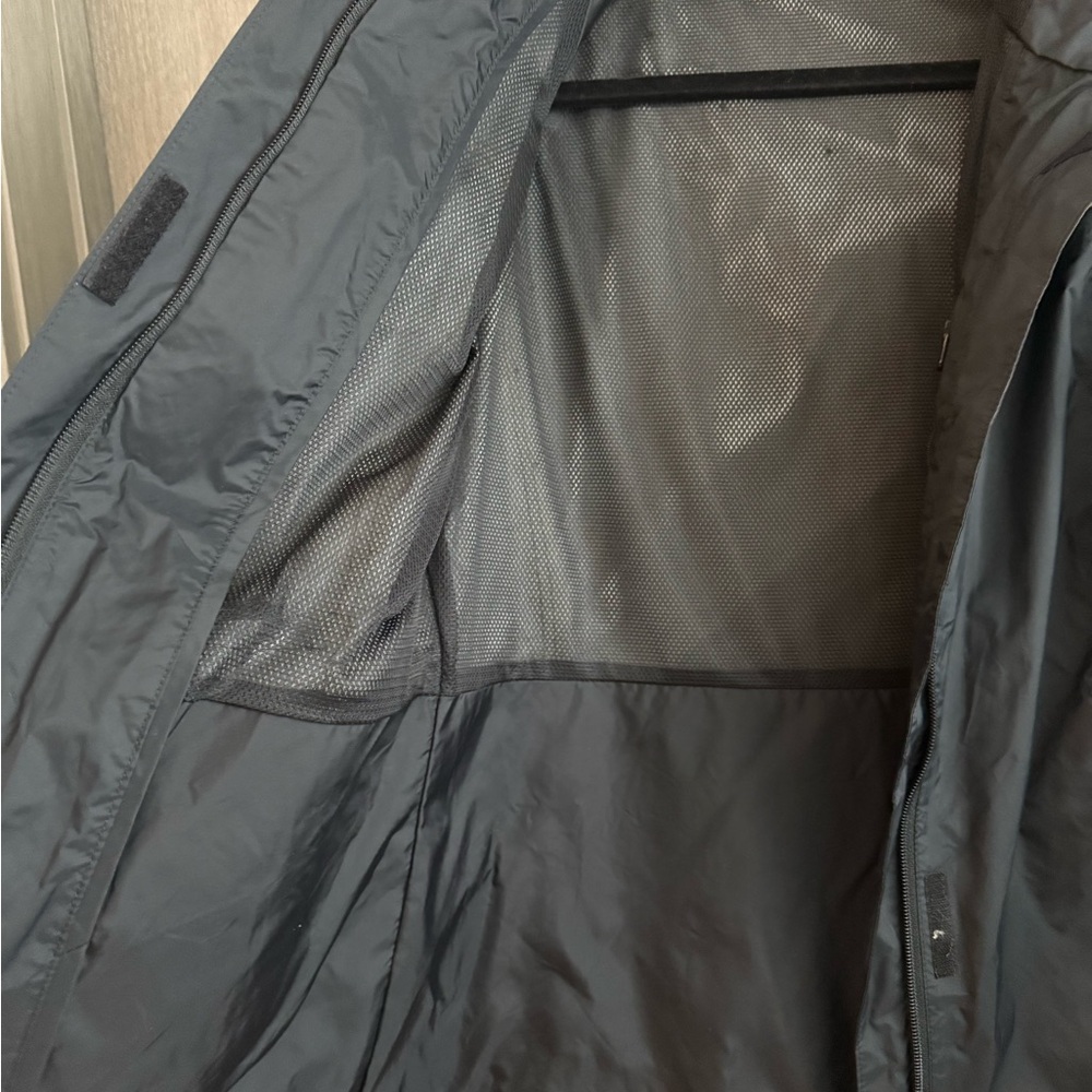 Columbia Women’s Size Small Rain Jacket - Picture 6 of 10